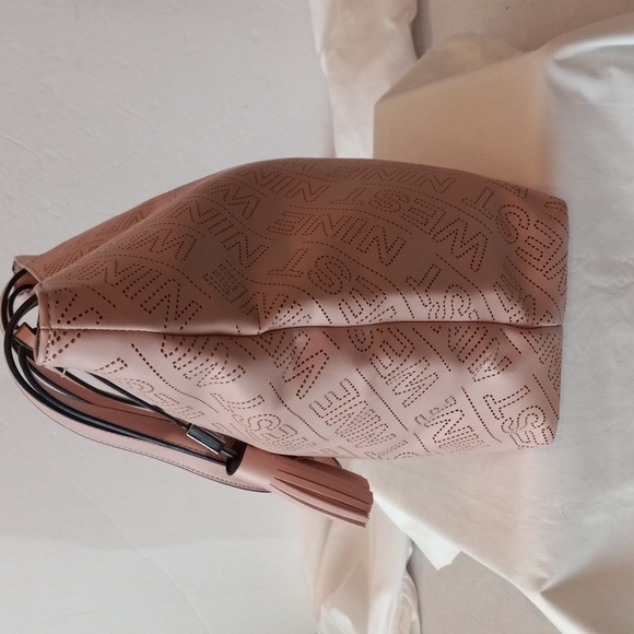 Tote - Picture 3 of 16